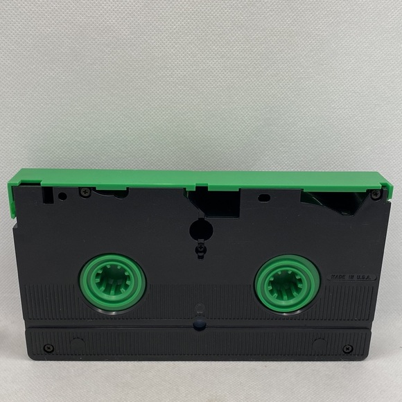 E.T. The Extra-Terrestrial VHS Green and Black Tape Steven Spielberg 1982 - Picture 11 of 12